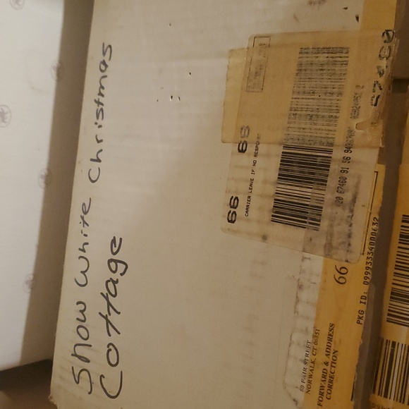 Charming Christmas Village Scene - Picture 5 of 5